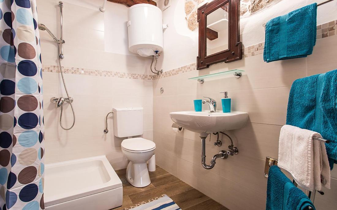 Apartment & Room Antonio Vrbnik Dış mekan fotoğraf