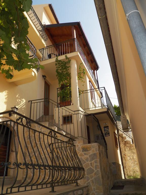 Apartment & Room Antonio Vrbnik Dış mekan fotoğraf