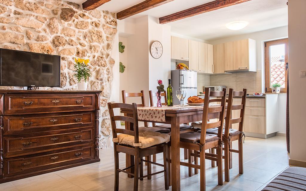 Apartment & Room Antonio Vrbnik Dış mekan fotoğraf