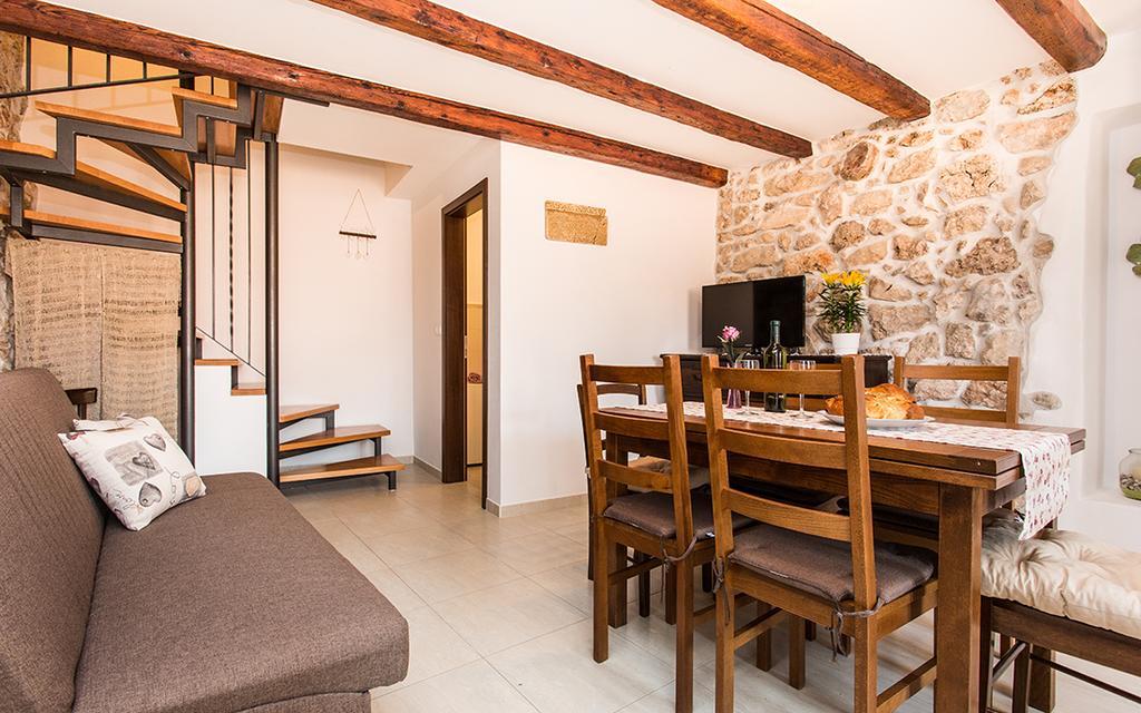 Apartment & Room Antonio Vrbnik Dış mekan fotoğraf