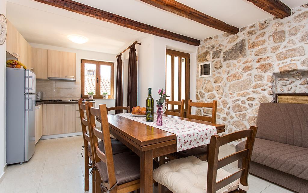 Apartment & Room Antonio Vrbnik Dış mekan fotoğraf
