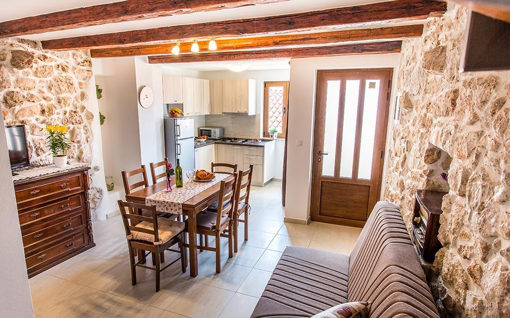 Apartment & Room Antonio Vrbnik Dış mekan fotoğraf