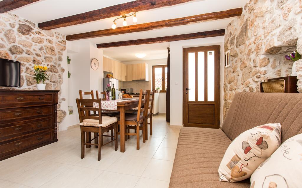 Apartment & Room Antonio Vrbnik Dış mekan fotoğraf
